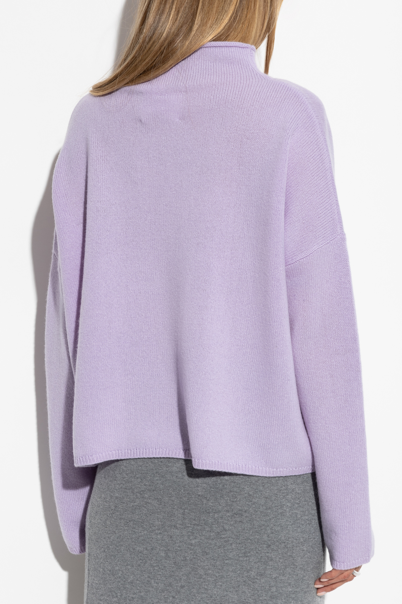 LISA White Square Neck Cropped Top | Lisa - BlackPink - Fashion